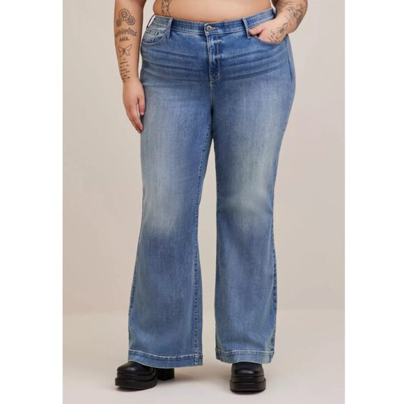 Torrid 20R Sky High Flare Vintage Stretch High-Rise Jean 20 - Picture 3 of 10